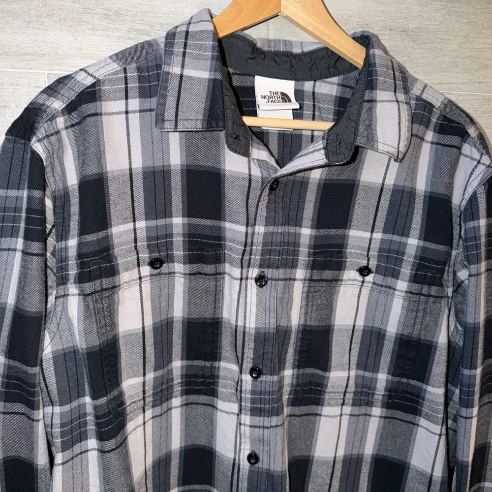 The North Face Button Up Men's LG Gray Plaid Flannel Long Sleeve Outdoor Casual
